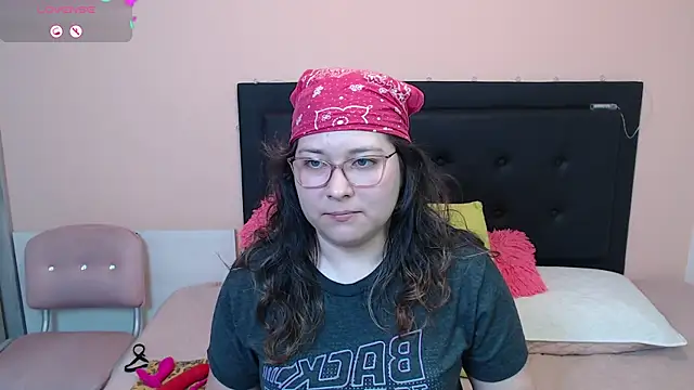 May Carlier online show from February 2025 01:41:02 AM