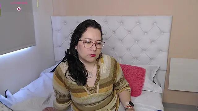 May Carlier online show from January 2026 06:33:01 PM