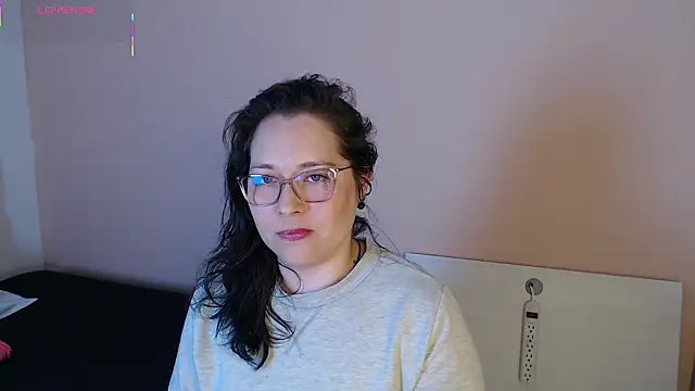 May Carlier online show from February 2026 12:42:02 AM