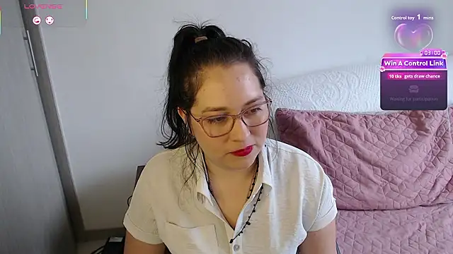 Snapshot of May_Carlier chatting on March 2026 08:37:01 PM May Carlier online show from March 2026 08:37:01 PM