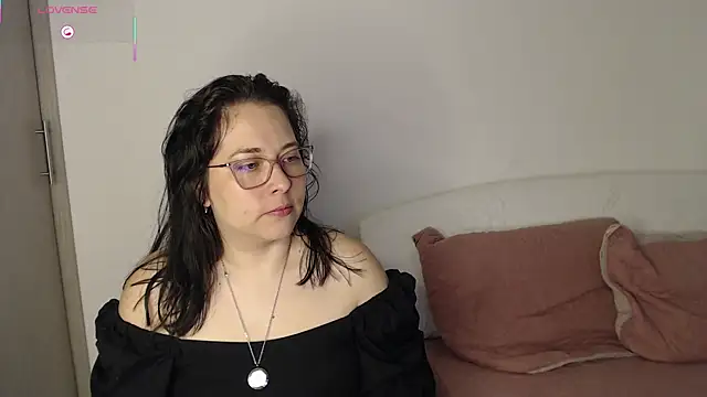 Snapshot of May_Carlier chatting on April 2026 02:53:01 AM May Carlier online show from April 2026 02:53:01 AM
