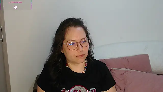 Snapshot of May_Carlier chatting on April 2026 01:11:01 AM May Carlier online show from April 2026 01:11:01 AM