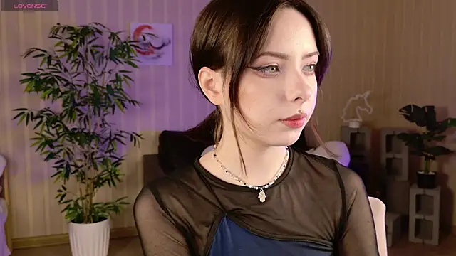 Lazzy Lizzy online show from December 2024 02:42:02 PM