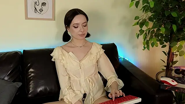 Lazzy Lizzy online show from December 2024 05:53:02 PM