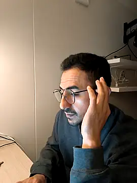 Snapshot of pablo-rincon95 chatting on March 2025 11:44:02 PM pablo-rincon95 online show from March 2025 11:44:02 PM