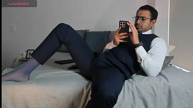 Snapshot of pablo-rincon95 chatting on April 2026 01:38:02 PM pablo-rincon95 online show from April 2026 01:38:02 PM