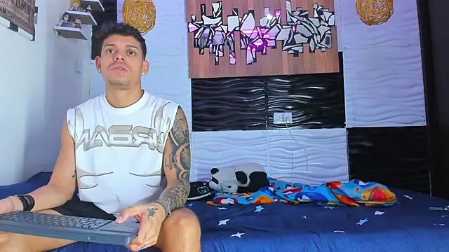 Friendsofeverything  online show from December 2025 11:21:02 PM