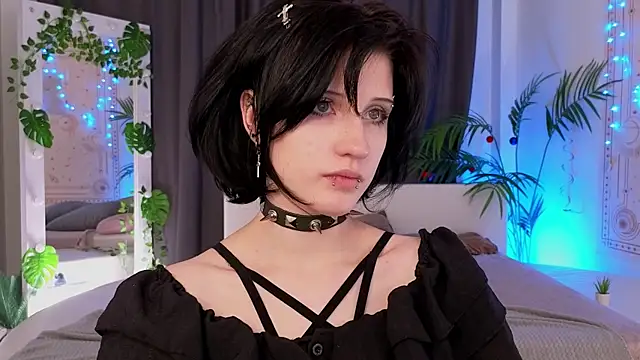 Snapshot of dark_vamp_ chatting on January 2025 08:35:01 PM dark vamp  online show from January 2025 08:35:01 PM