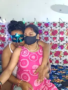 PeaCoooock online show from October 2025 10:33:02 PM