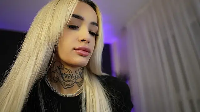 Snapshot of blondie_muller chatting on April 2026 07:55:01 PM blondie muller online show from April 2026 07:55:01 PM