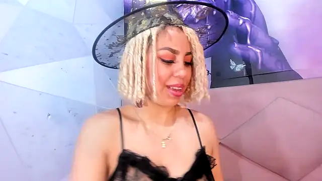 Lucy White   online show from February 2025 08:31:02 PM