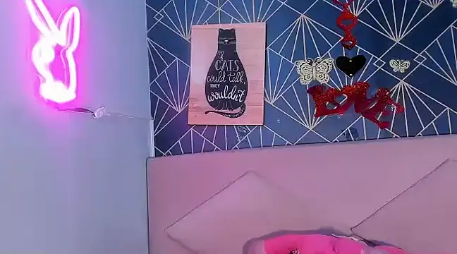 Lucy White   online show from March 2025 08:18:02 PM