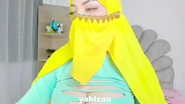 Snapshot of Amaltea chatting on November 2025 06:18:02 PM Amaltea online show from November 2025 06:18:02 PM