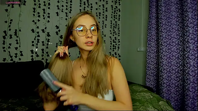 Kitty Katrine online show from February 2025 03:28:02 PM