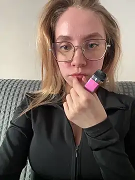 Snapshot of Kitty_Katrine chatting on March 2026 01:38:01 PM Kitty Katrine online show from March 2026 01:38:01 PM