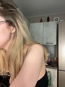 Snapshot of Kitty_Katrine chatting on April 2026 05:05:02 PM Kitty Katrine online show from April 2026 05:05:02 PM