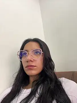 dolcebella online show from February 2026 06:37:02 PM