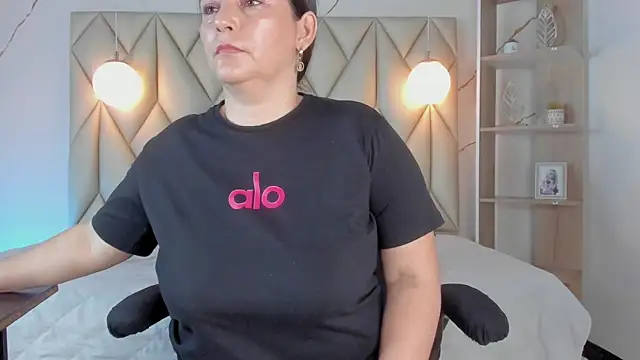 angelswets online show from November 2025 01:58:02 PM