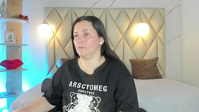 Snapshot of angelswets chatting on June 2026 01:13:01 PM angelswets online show from June 2026 01:13:01 PM