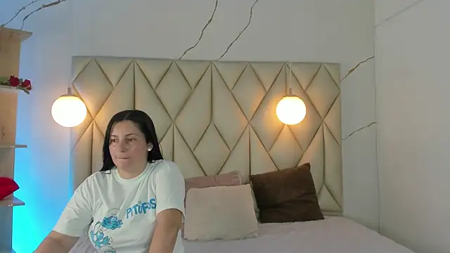 Snapshot of angelswets chatting on June 2026 01:39:02 PM angelswets online show from June 2026 01:39:02 PM