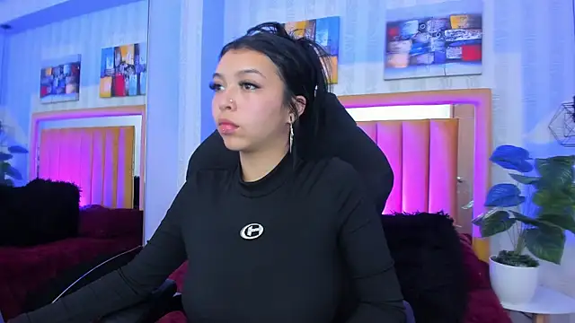 Snapshot of pettit_courtny chatting on December 2025 08:06:02 PM pettit courtny online show from December 2025 08:06:02 PM