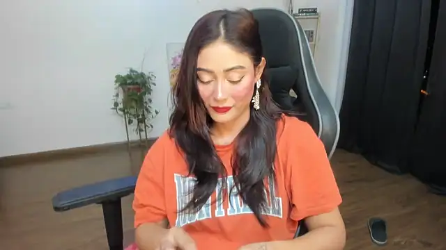 Snapshot of GoddessAnna chatting on March 2025 06:01:02 PM GoddessAnna online show from March 2025 06:01:02 PM