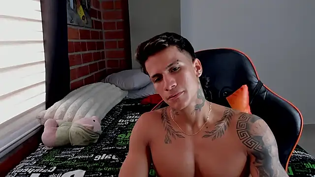 pettergrey1 online show from November 2025 09:26:02 PM