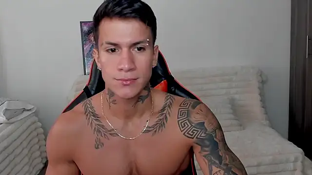 pettergrey1 online show from December 2025 02:22:01 PM