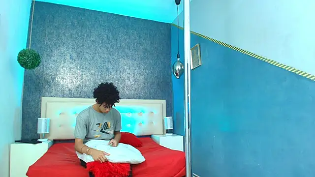 Snapshot of Erick_Zhimerman chatting on November 2025 03:30:02 AM Erick Zhimerman online show from November 2025 03:30:02 AM