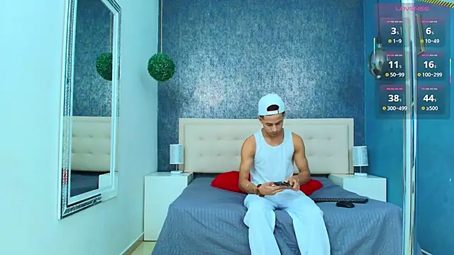 Snapshot of Erick_Zhimerman chatting on November 2025 04:01:02 AM Erick Zhimerman online show from November 2025 04:01:02 AM