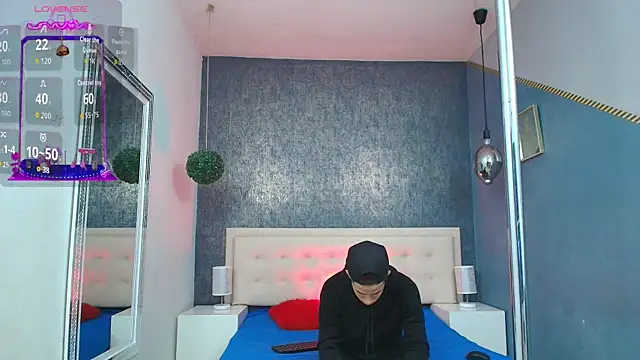 Snapshot of Erick_Zhimerman chatting on November 2025 05:06:01 AM Erick Zhimerman online show from November 2025 05:06:01 AM