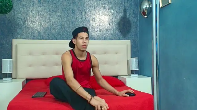 Snapshot of Erick_Zhimerman chatting on November 2025 07:46:02 PM Erick Zhimerman online show from November 2025 07:46:02 PM