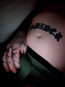 Snapshot of B1GBoyUk chatting on December 2025 01:44:02 AM B1GBoyUk online show from December 2025 01:44:02 AM