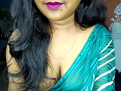 Snapshot of Muktha chatting on October 2025 05:43:01 PM Muktha online show from October 2025 05:43:01 PM