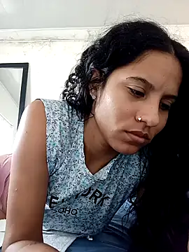 Karii-R online show from November 2025 01:02:02 PM