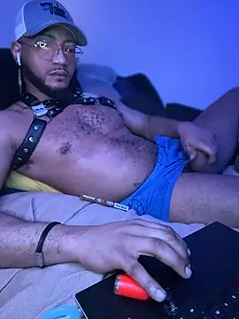 Snapshot of KySir1990 chatting on April 2026 01:02:02 PM KySir1990 online show from April 2026 01:02:02 PM