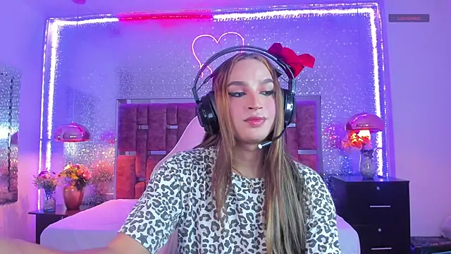 KylieVictoria online show from December 2025 04:09:01 AM