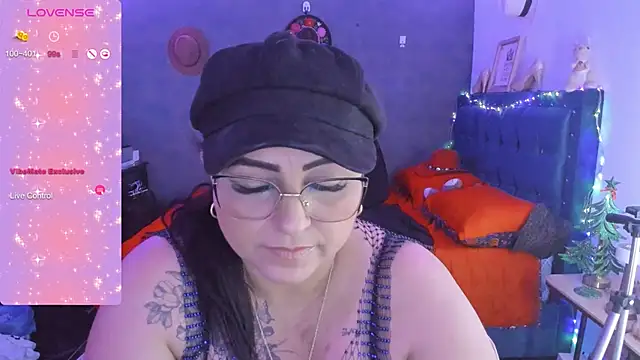 Snapshot of Ivonnee__ chatting on December 2024 10:34:02 AM Ivonnee online show from December 2024 10:34:02 AM