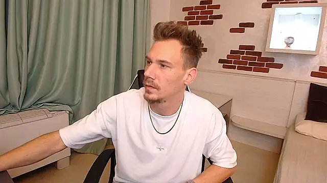 MateoBenjaminX online show from January 2025 05:24:01 PM