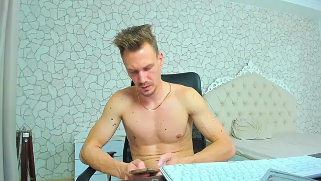 MateoBenjaminX online show from January 2025 11:29:01 PM