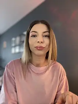 Snapshot of Mia_Ethan chatting on April 2026 10:02:02 AM Mia Ethan online show from April 2026 10:02:02 AM