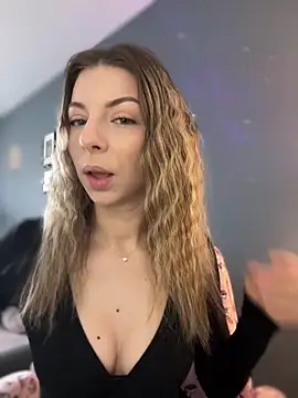 Snapshot of Mia_Ethan chatting on April 2026 06:58:02 AM Mia Ethan online show from April 2026 06:58:02 AM