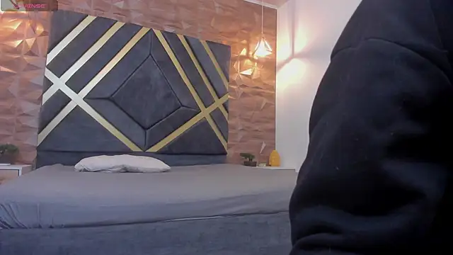 Snapshot of Alahia_Dangelo chatting on February 2025 11:28:01 AM Alahia Dangelo online show from February 2025 11:28:01 AM