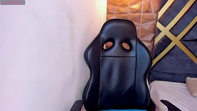 Snapshot of Alahia_Dangelo chatting on March 2025 11:36:02 AM Alahia Dangelo online show from March 2025 11:36:02 AM