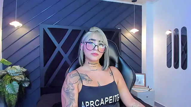 Snapshot of Alahia_Dangelo chatting on September 2025 11:54:02 AM Alahia Dangelo online show from September 2025 11:54:02 AM