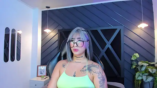 Snapshot of Alahia_Dangelo chatting on September 2025 11:33:02 AM Alahia Dangelo online show from September 2025 11:33:02 AM