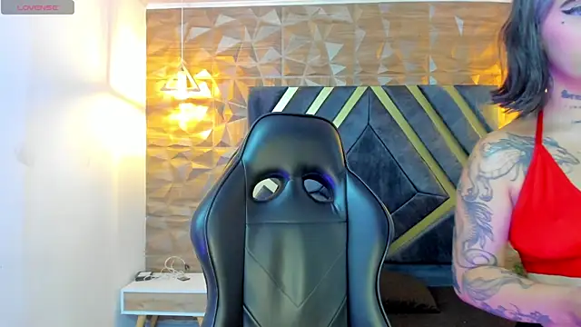 Snapshot of Alahia_Dangelo chatting on October 2025 11:30:01 AM Alahia Dangelo online show from October 2025 11:30:01 AM