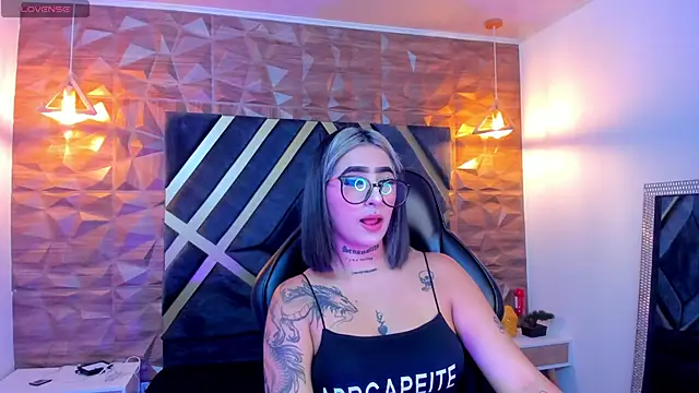 Snapshot of Alahia_Dangelo chatting on October 2025 11:40:01 AM Alahia Dangelo online show from October 2025 11:40:01 AM