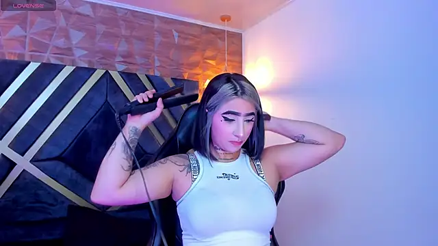 Snapshot of Alahia_Dangelo chatting on October 2025 11:31:01 AM Alahia Dangelo online show from October 2025 11:31:01 AM