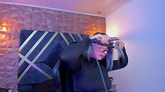 Snapshot of Alahia_Dangelo chatting on October 2025 11:55:02 AM Alahia Dangelo online show from October 2025 11:55:02 AM